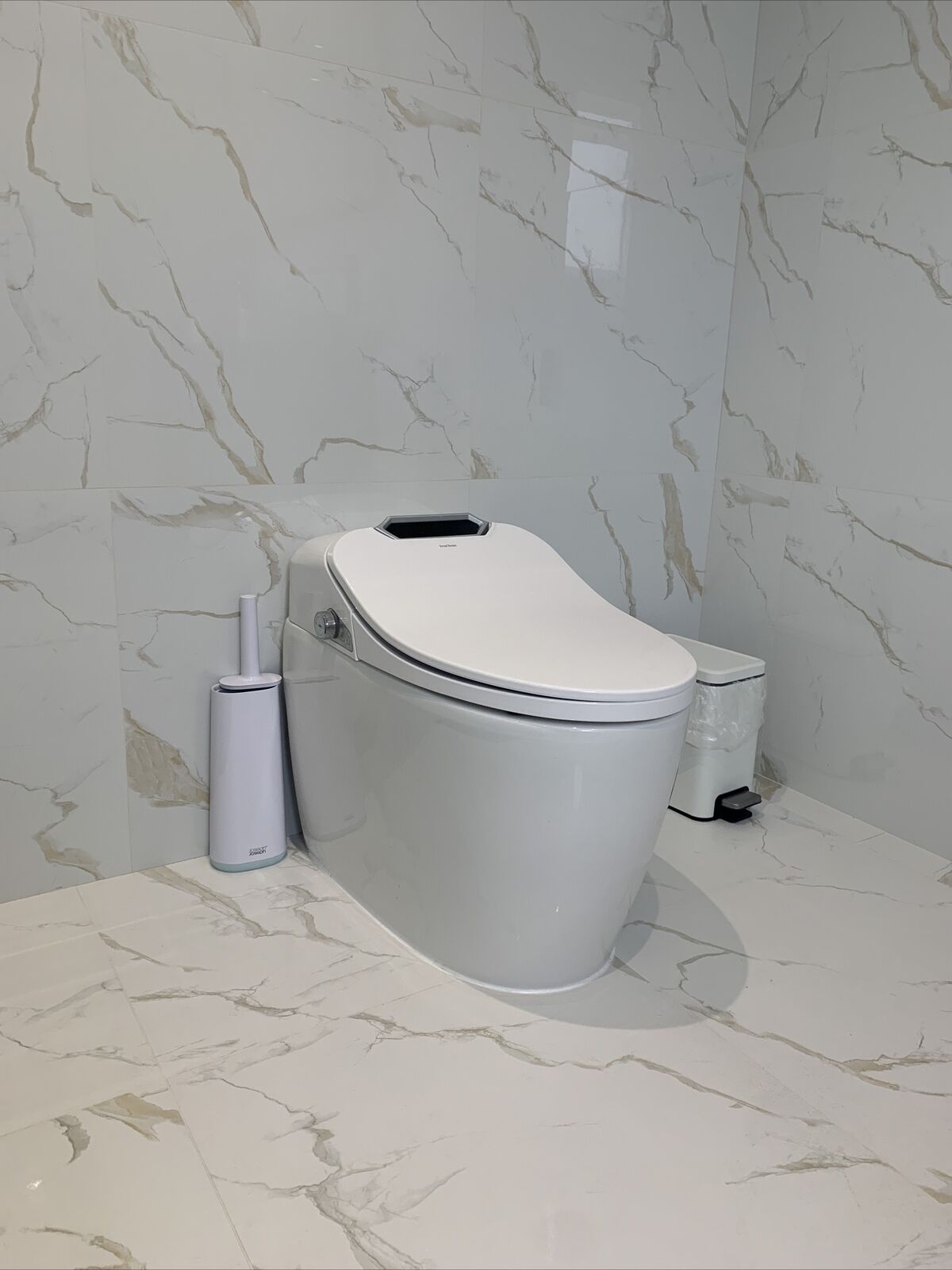 TruClean Elegance Smart Toilet image 1